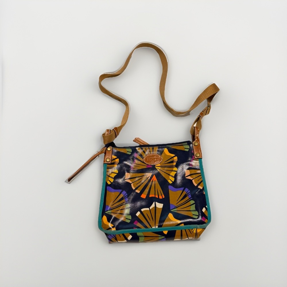 Fossil Key Per Colored‎ Pencil Shaving Print Crossbody
